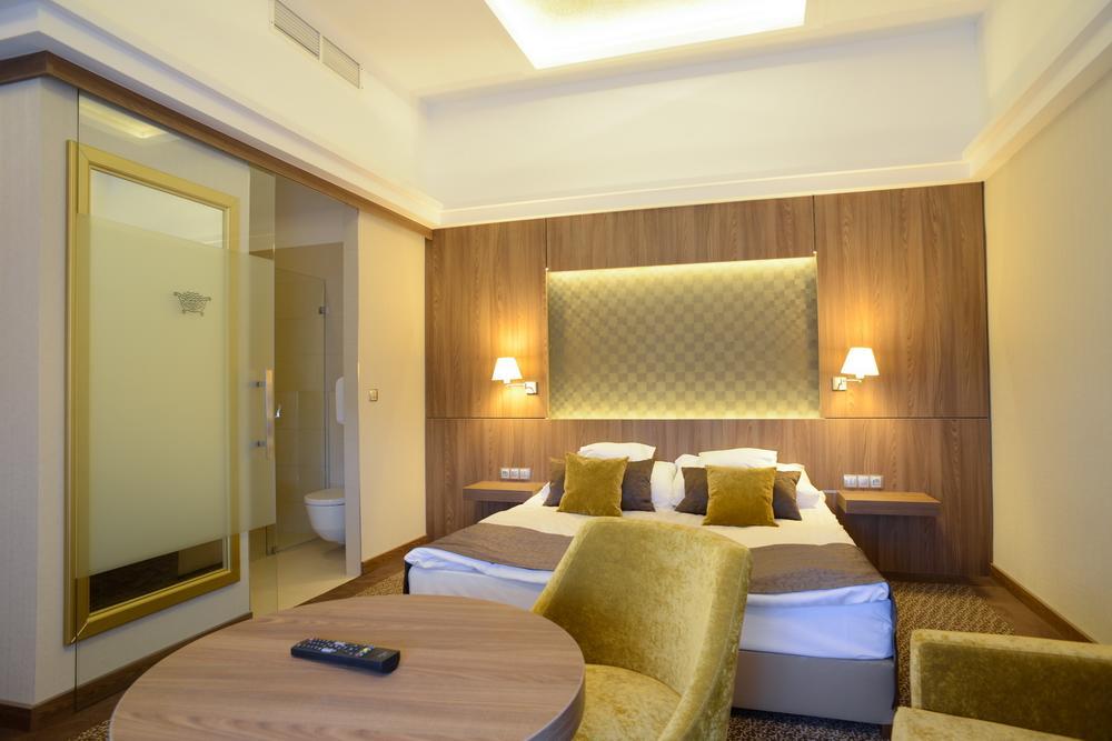 Duna Wellness Hotel Baja Eksteriør billede